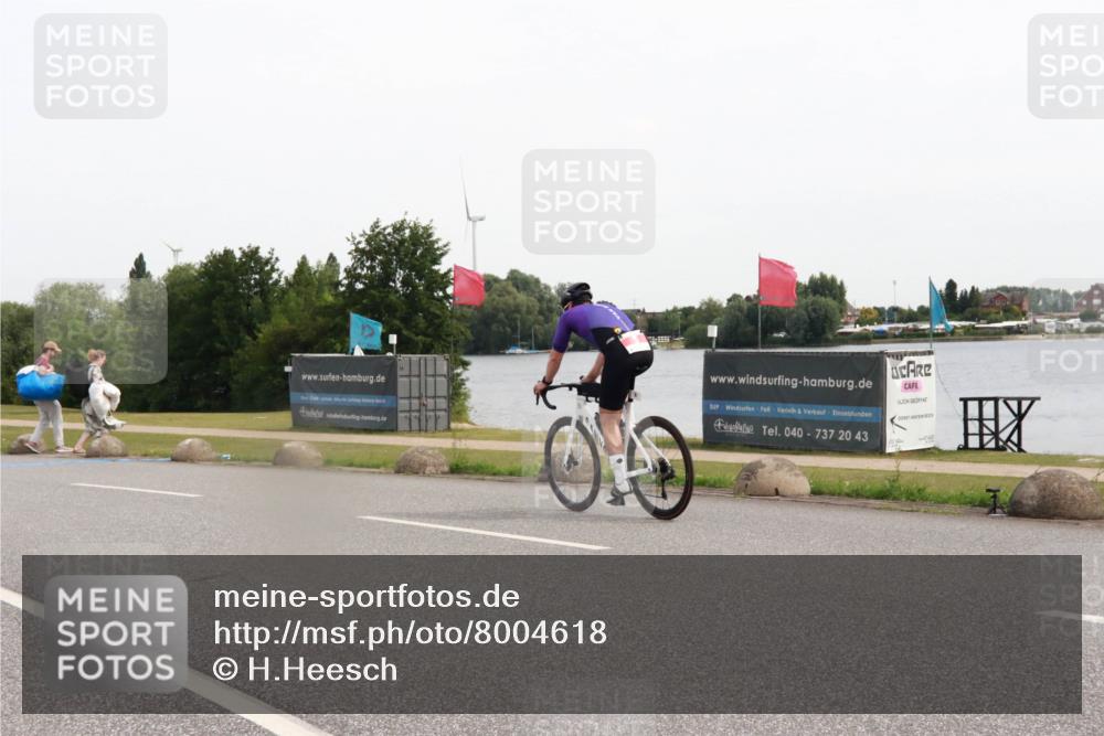 15.06.2025 - 27. Vierlanden-Triathlon H.Heesch http://msf.ph/oto/8004618 15.06.2025 10:36:31 Radfahren 5, 531 meine-sportfotos.de