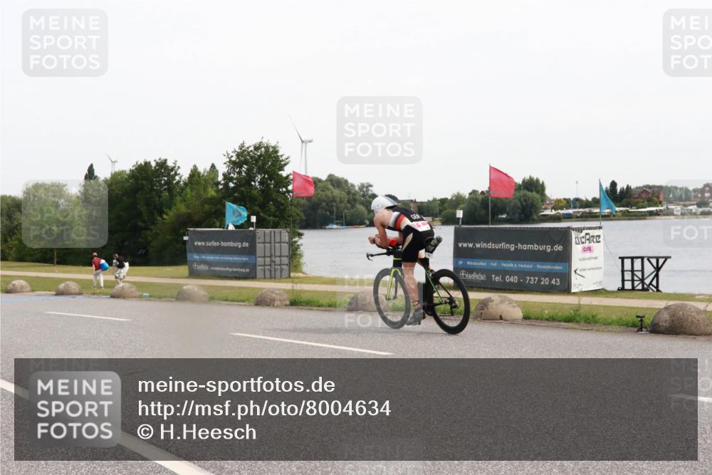 15.06.2025 - 27. Vierlanden-Triathlon H.Heesch http://msf.ph/oto/8004634 15.06.2025 10:36:59 Radfahren 11, 397 meine-sportfotos.de