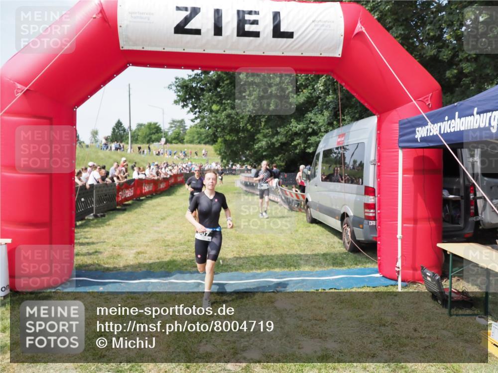21.06.2025 - 27. Vierlanden-Triathlon MichiJ http://msf.ph/oto/8004719 15.06.2026 11:29:34 Ziel 263, 382, 507, 566 meine-sportfotos.de