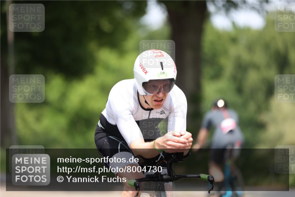 15.06.2025 - 7 Türme Triathlon Yannick Fuchs http://msf.ph/oto/8004730 15.06.2025 12:36:14 Radfahren 220, 667 meine-sportfotos.de