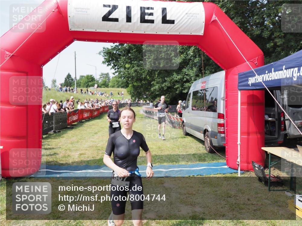 21.06.2025 - 27. Vierlanden-Triathlon MichiJ http://msf.ph/oto/8004744 15.06.2026 11:29:34 Ziel 263, 382, 507, 566 meine-sportfotos.de