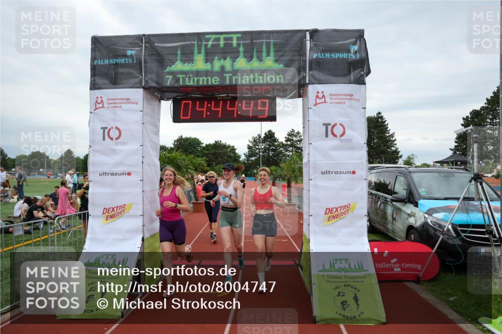15.06.2025 - 7 Türme Triathlon Michael Strokosch http://msf.ph/oto/8004747 15.06.2025 14:44:49 Ziel 454, 525, 581, 617 meine-sportfotos.de
