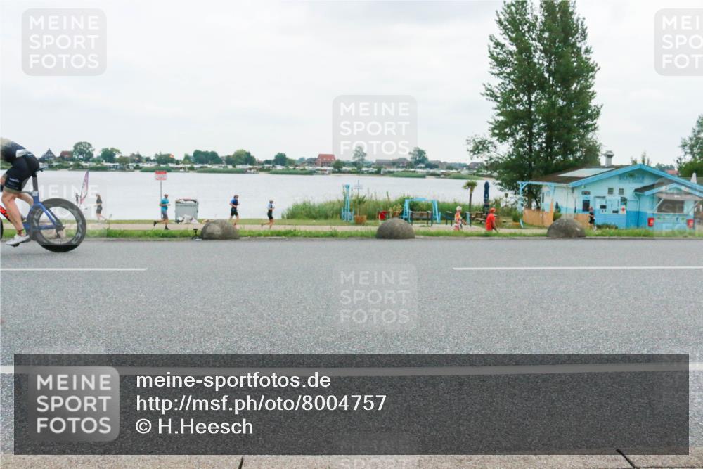 21.06.2025 - 27. Vierlanden-Triathlon H.Heesch http://msf.ph/oto/8004757 15.06.2025 13:00:25 Radfahren 1112, 1128, 1136, 1155 meine-sportfotos.de