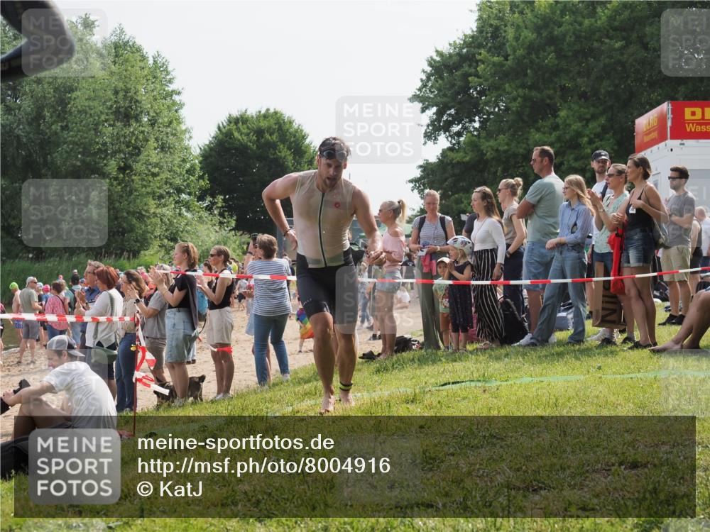 15.06.2025 - 27. Vierlanden-Triathlon KatJ http://msf.ph/oto/8004916 15.06.2025 10:03:55 Schwimmen 415, 427, 436, 439, 1398 meine-sportfotos.de