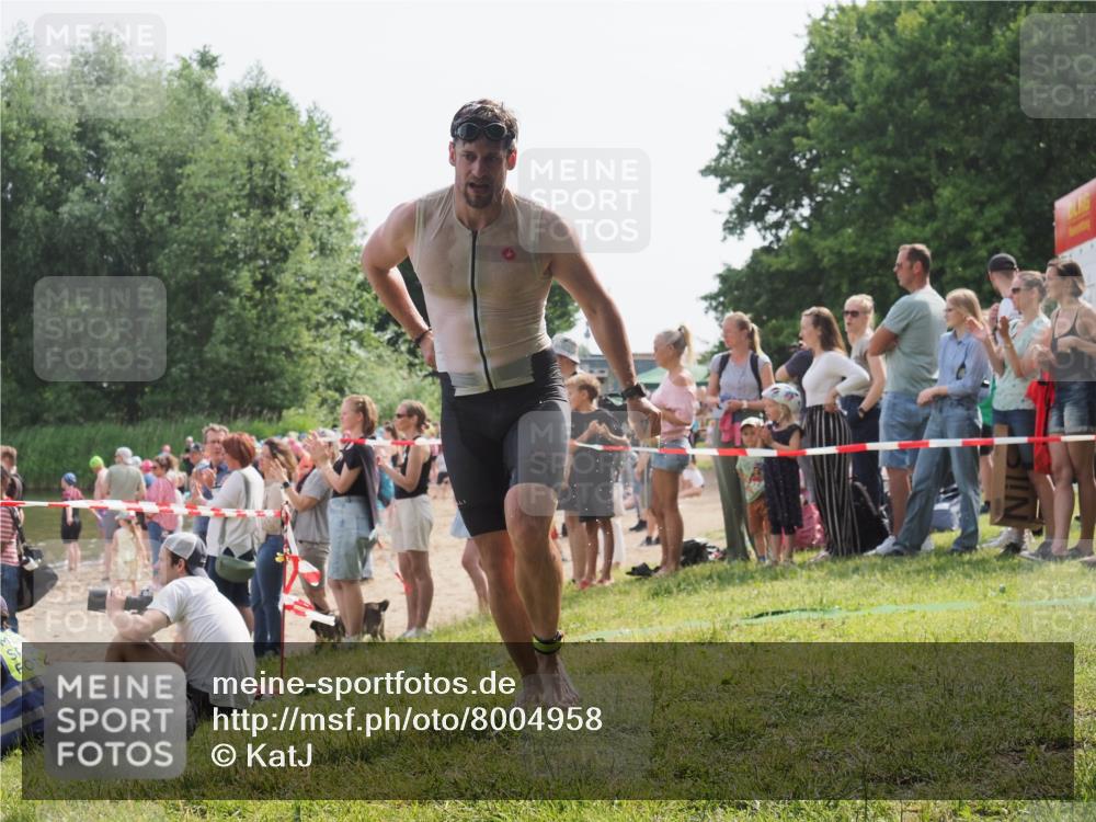 15.06.2025 - 27. Vierlanden-Triathlon KatJ http://msf.ph/oto/8004958 15.06.2025 10:03:56 Schwimmen 415, 427, 436, 439, 1398 meine-sportfotos.de