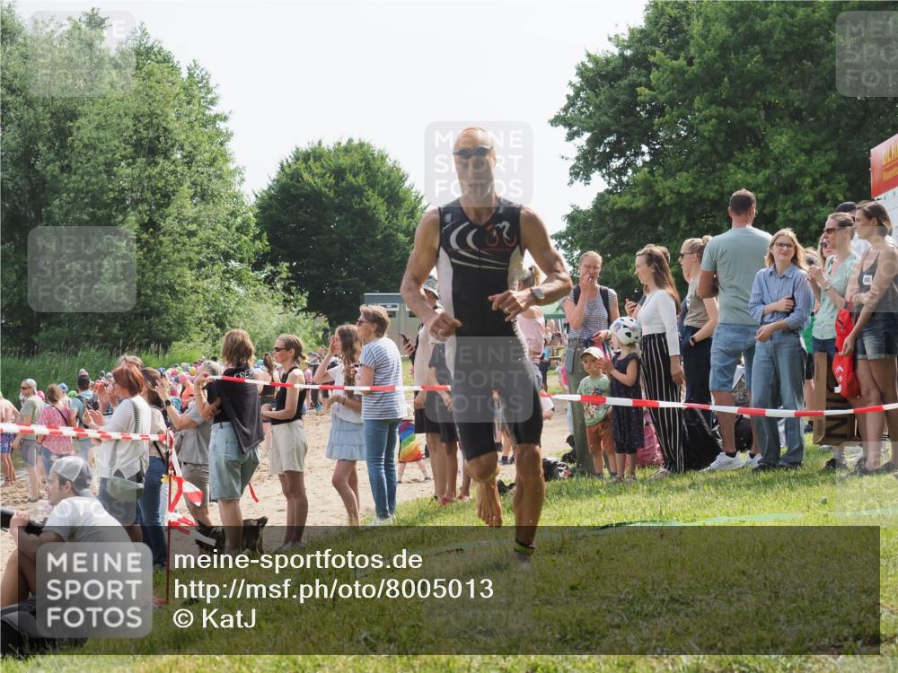 15.06.2025 - 27. Vierlanden-Triathlon KatJ http://msf.ph/oto/8005013 15.06.2025 10:04:00 Schwimmen 415, 427, 436, 1398 meine-sportfotos.de