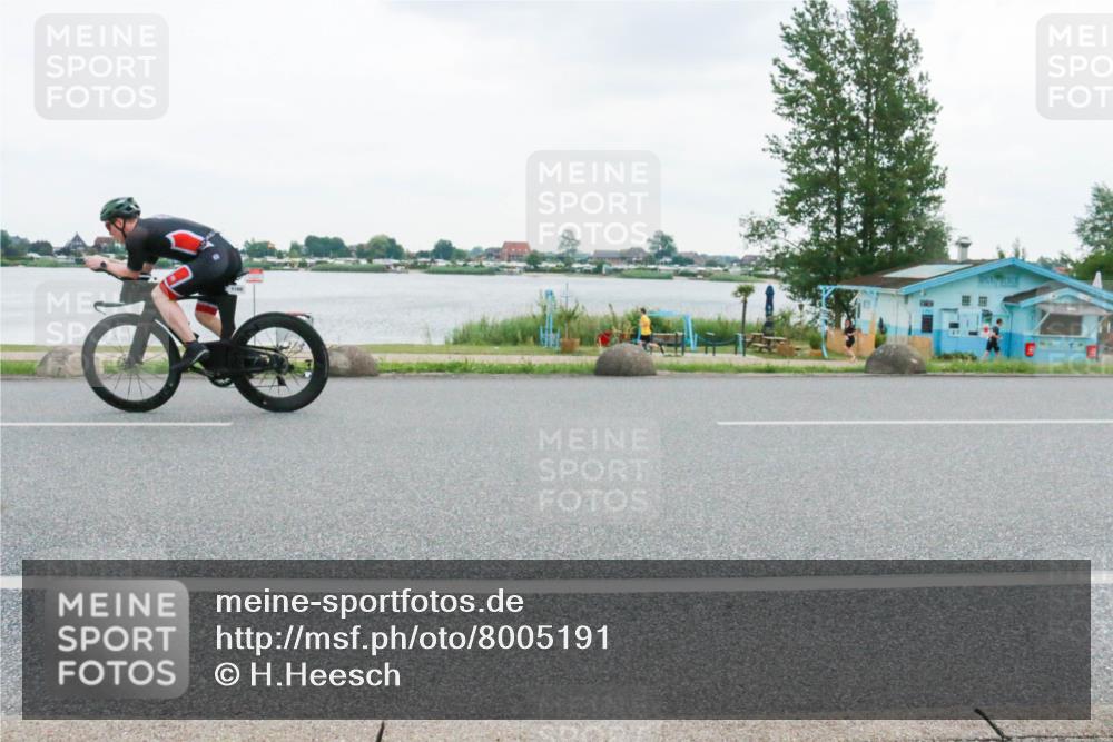 21.06.2025 - 27. Vierlanden-Triathlon H.Heesch http://msf.ph/oto/8005191 15.06.2025 13:01:32 Radfahren 1100, 1101, 1116, 1160 meine-sportfotos.de