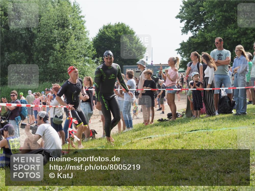 15.06.2025 - 27. Vierlanden-Triathlon KatJ http://msf.ph/oto/8005219 15.06.2025 10:04:20 Schwimmen 411, 416, 426, 453, 464 meine-sportfotos.de