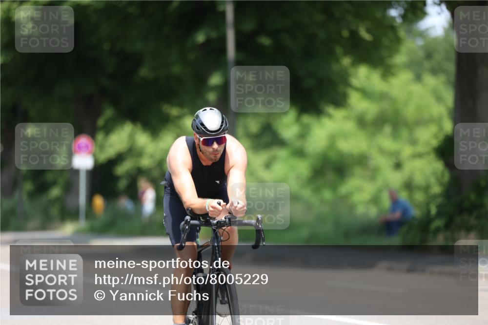 15.06.2025 - 7 Türme Triathlon Yannick Fuchs http://msf.ph/oto/8005229 15.06.2025 12:37:01 Radfahren 295 meine-sportfotos.de