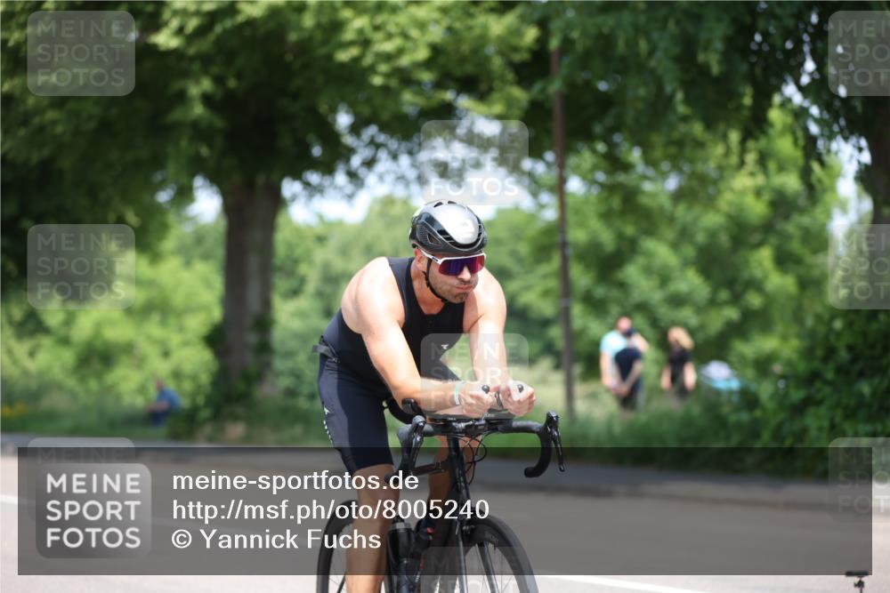15.06.2025 - 7 Türme Triathlon Yannick Fuchs http://msf.ph/oto/8005240 15.06.2025 12:37:02 Radfahren 295 meine-sportfotos.de