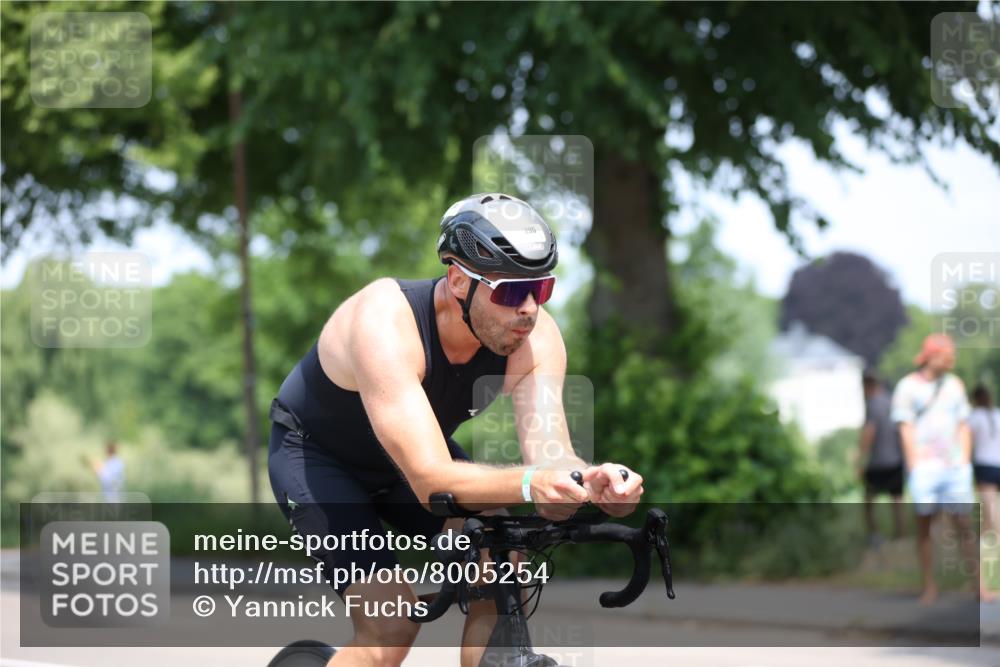 15.06.2025 - 7 Türme Triathlon Yannick Fuchs http://msf.ph/oto/8005254 15.06.2025 12:37:02 Radfahren 295 meine-sportfotos.de