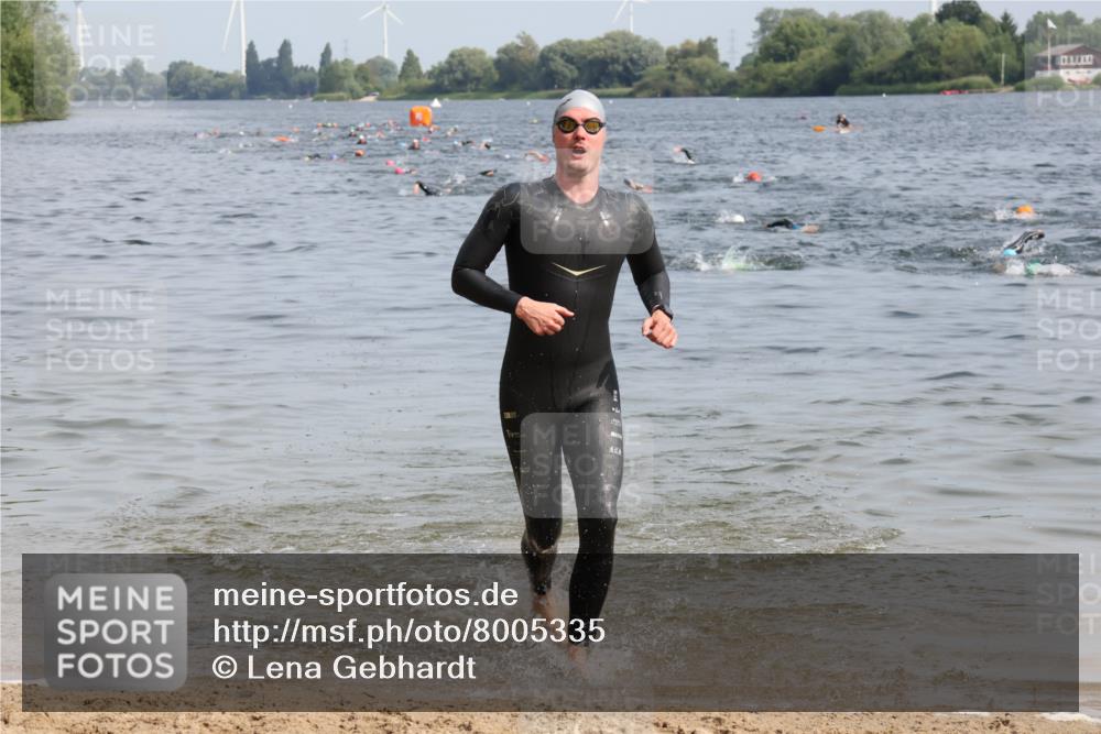 15.06.2025 - 27. Vierlanden-Triathlon Lena Gebhardt http://msf.ph/oto/8005335 15.06.2025 10:03:14 Schwimmen 406 meine-sportfotos.de