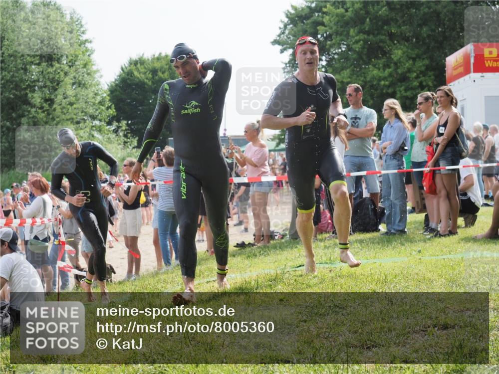 15.06.2025 - 27. Vierlanden-Triathlon KatJ http://msf.ph/oto/8005360 15.06.2025 10:04:22 Schwimmen 411, 416, 426, 453, 464 meine-sportfotos.de