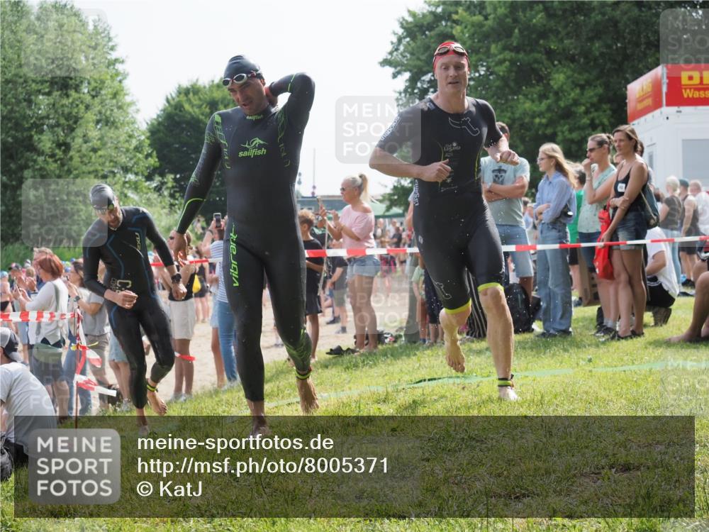 15.06.2025 - 27. Vierlanden-Triathlon KatJ http://msf.ph/oto/8005371 15.06.2025 10:04:22 Schwimmen 411, 416, 426, 453, 464 meine-sportfotos.de