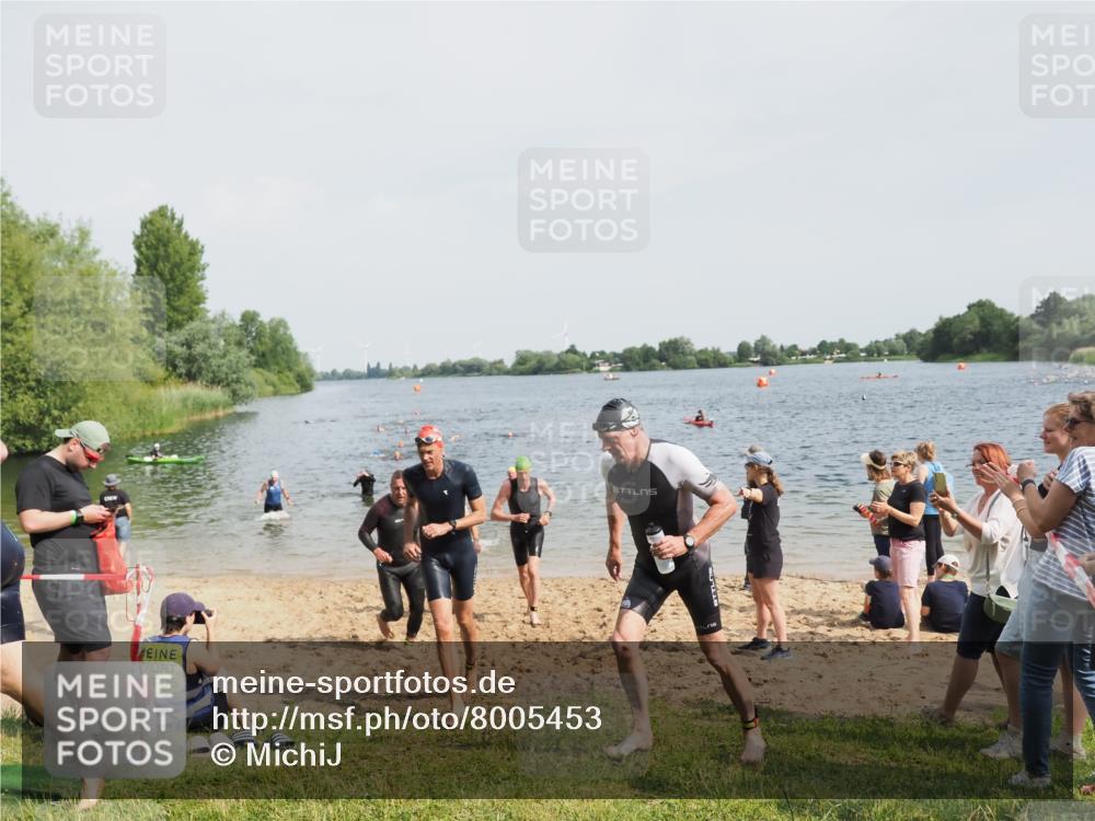 21.06.2025 - 27. Vierlanden-Triathlon MichiJ http://msf.ph/oto/8005453 15.06.2026 10:06:47 Schwimmen 367, 386, 388, 396, 423, 441, 457 meine-sportfotos.de