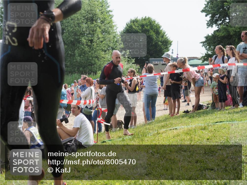 15.06.2025 - 27. Vierlanden-Triathlon KatJ http://msf.ph/oto/8005470 15.06.2025 10:04:25 Schwimmen 416, 426, 453, 464 meine-sportfotos.de