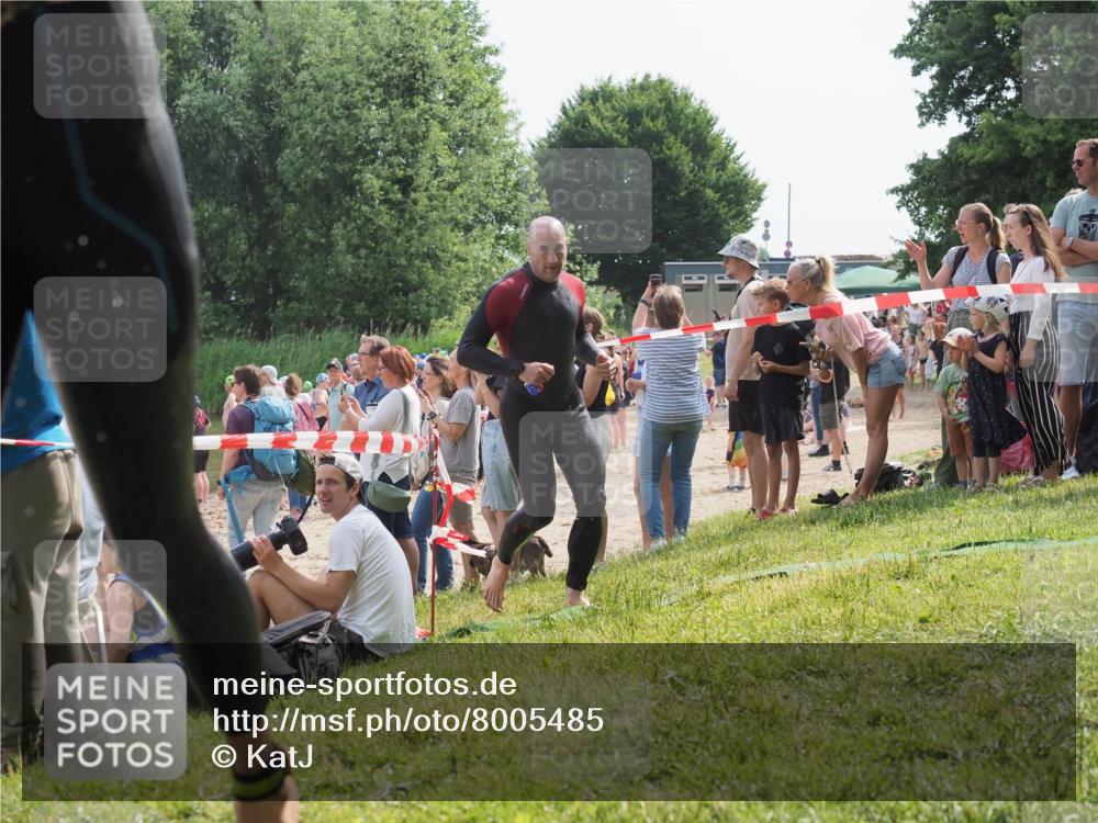 15.06.2025 - 27. Vierlanden-Triathlon KatJ http://msf.ph/oto/8005485 15.06.2025 10:04:25 Schwimmen 416, 426, 453, 464 meine-sportfotos.de