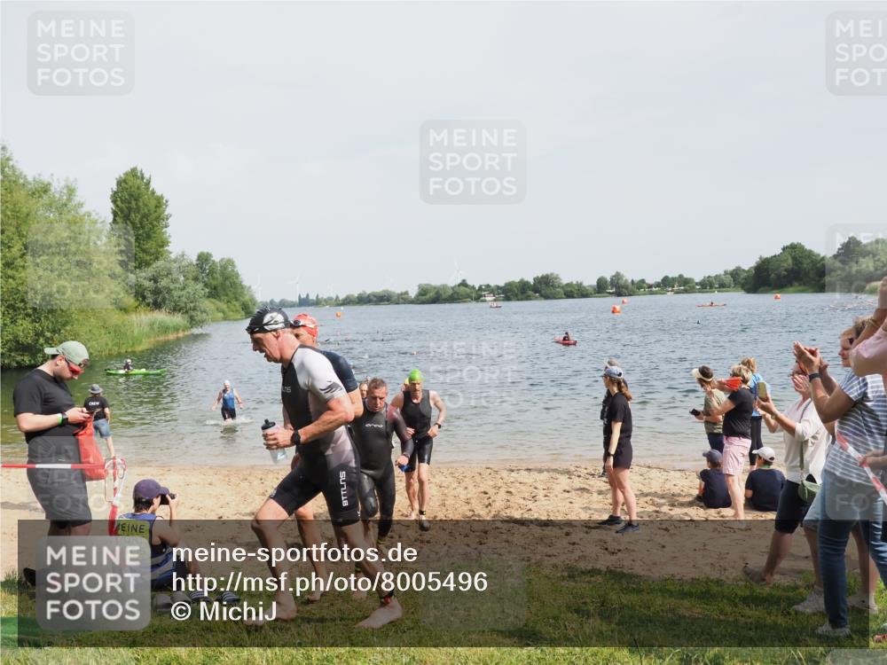 21.06.2025 - 27. Vierlanden-Triathlon MichiJ http://msf.ph/oto/8005496 15.06.2026 10:06:48 Schwimmen 367, 386, 388, 396, 423, 441, 457 meine-sportfotos.de