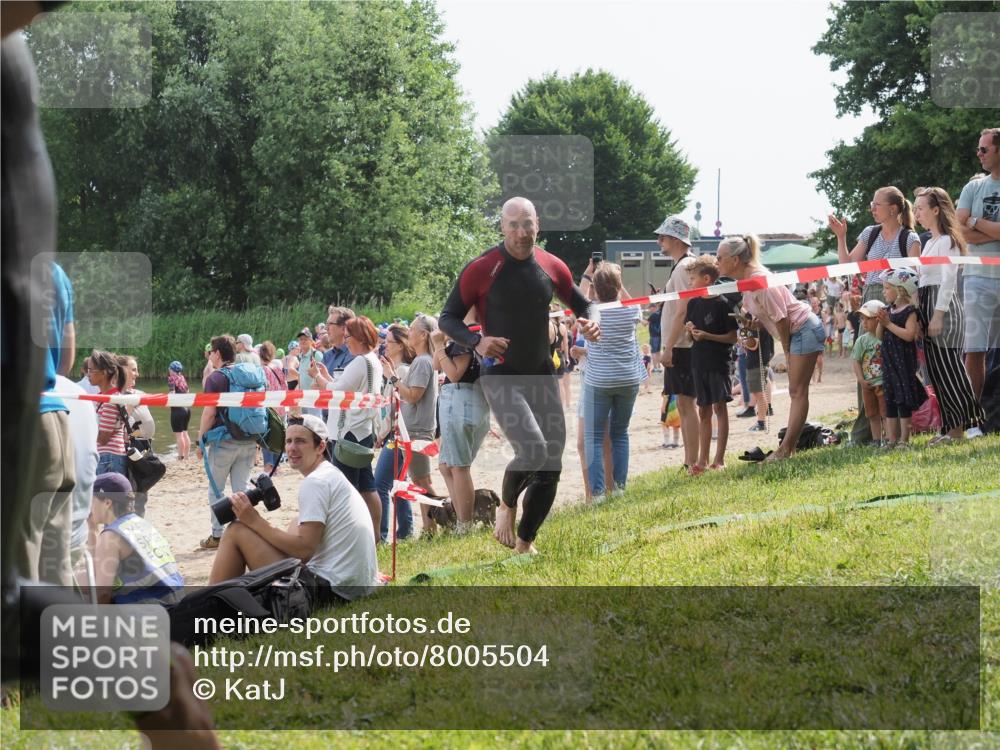 15.06.2025 - 27. Vierlanden-Triathlon KatJ http://msf.ph/oto/8005504 15.06.2025 10:04:26 Schwimmen 416, 426, 453, 464 meine-sportfotos.de