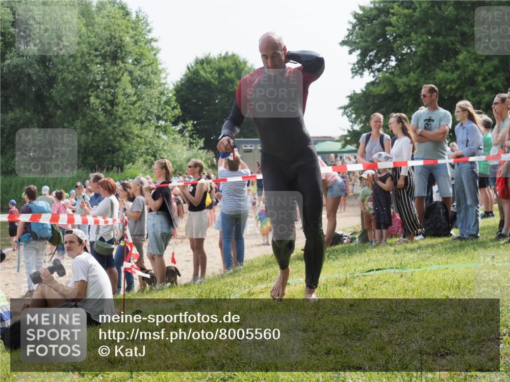 15.06.2025 - 27. Vierlanden-Triathlon KatJ http://msf.ph/oto/8005560 15.06.2025 10:04:27 Schwimmen 416, 426, 453, 464 meine-sportfotos.de