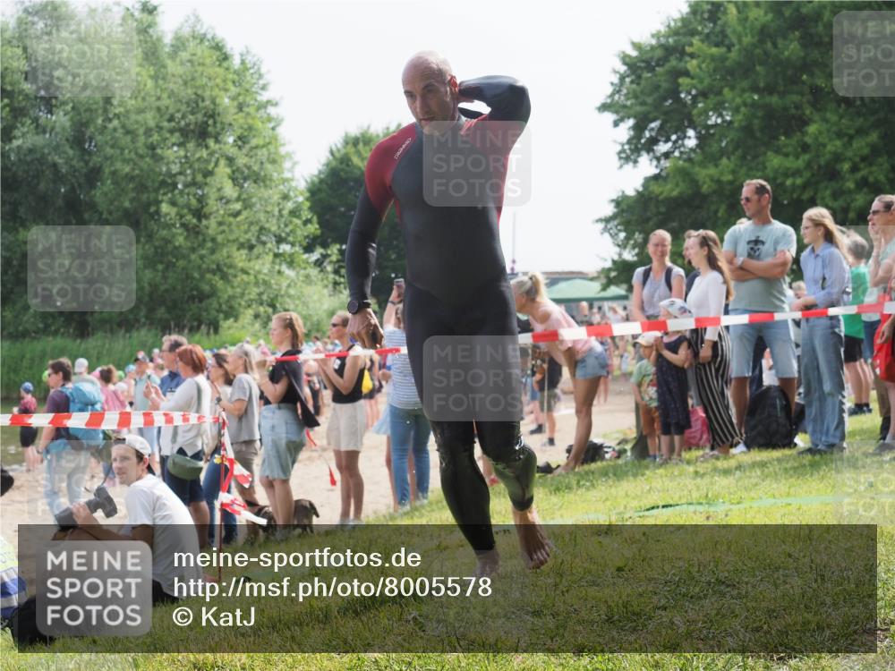 15.06.2025 - 27. Vierlanden-Triathlon KatJ http://msf.ph/oto/8005578 15.06.2025 10:04:27 Schwimmen 416, 426, 453, 464 meine-sportfotos.de