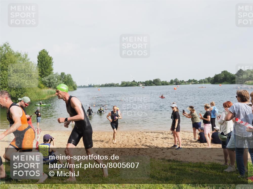 21.06.2025 - 27. Vierlanden-Triathlon MichiJ http://msf.ph/oto/8005607 15.06.2026 10:06:50 Schwimmen 367, 386, 388, 396, 423, 429, 441, 457, 467 meine-sportfotos.de