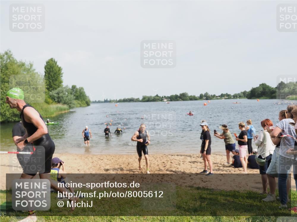 21.06.2025 - 27. Vierlanden-Triathlon MichiJ http://msf.ph/oto/8005612 15.06.2026 10:06:51 Schwimmen 367, 386, 388, 396, 423, 429, 441, 457, 467 meine-sportfotos.de