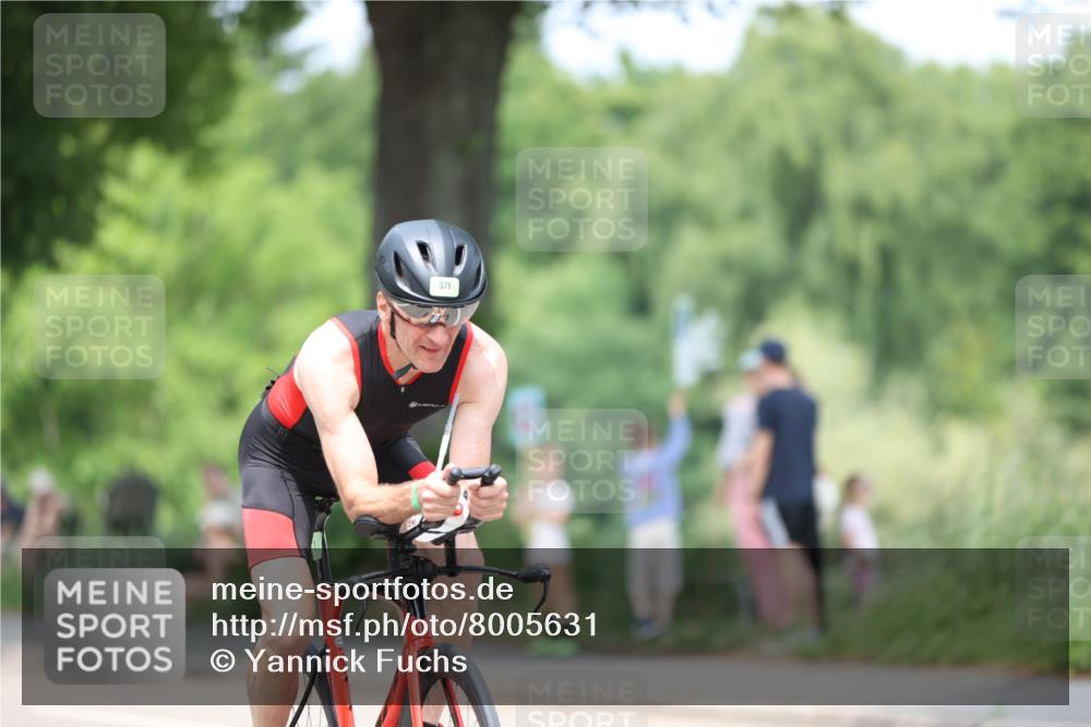 15.06.2025 - 7 Türme Triathlon Yannick Fuchs http://msf.ph/oto/8005631 15.06.2025 13:18:35 Radfahren 651, 1035, 1194 meine-sportfotos.de