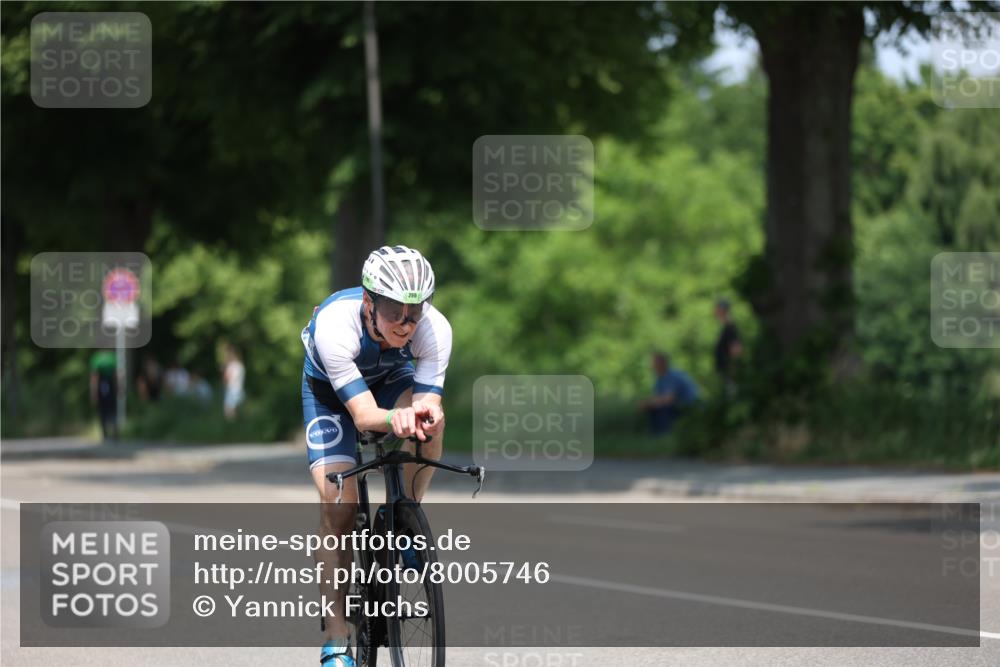 15.06.2025 - 7 Türme Triathlon Yannick Fuchs http://msf.ph/oto/8005746 15.06.2025 12:38:02 Radfahren 292, 299, 382 meine-sportfotos.de