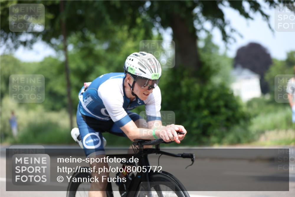 15.06.2025 - 7 Türme Triathlon Yannick Fuchs http://msf.ph/oto/8005772 15.06.2025 12:38:03 Radfahren 292, 299, 382 meine-sportfotos.de