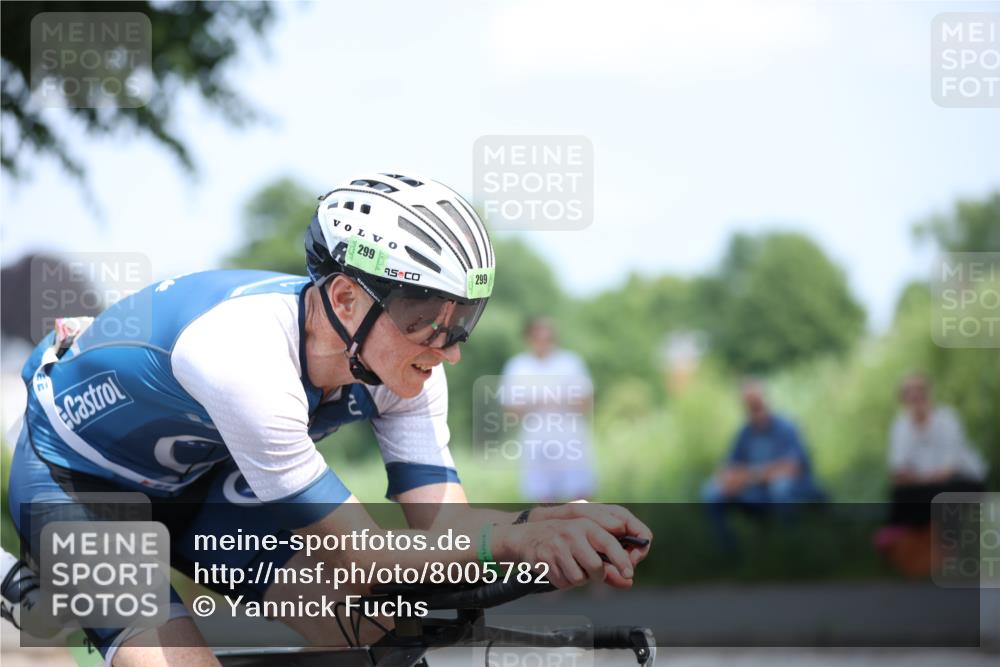 15.06.2025 - 7 Türme Triathlon Yannick Fuchs http://msf.ph/oto/8005782 15.06.2025 12:38:03 Radfahren 292, 299, 382 meine-sportfotos.de