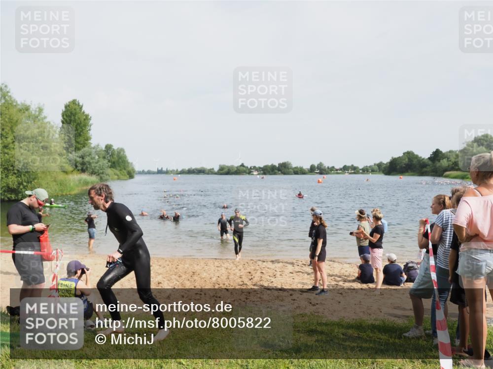 21.06.2025 - 27. Vierlanden-Triathlon MichiJ http://msf.ph/oto/8005822 15.06.2026 10:07:02 Schwimmen 131, 376, 429, 462, 467 meine-sportfotos.de