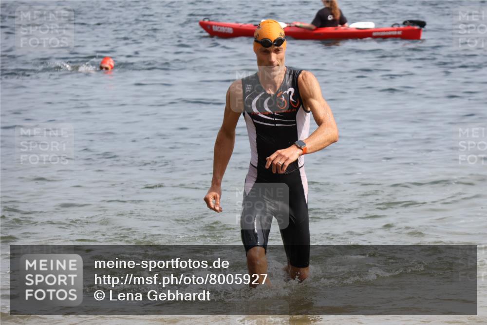 15.06.2025 - 27. Vierlanden-Triathlon Lena Gebhardt http://msf.ph/oto/8005927 15.06.2025 10:03:52 Schwimmen 415, 427, 436, 439, 1398 meine-sportfotos.de