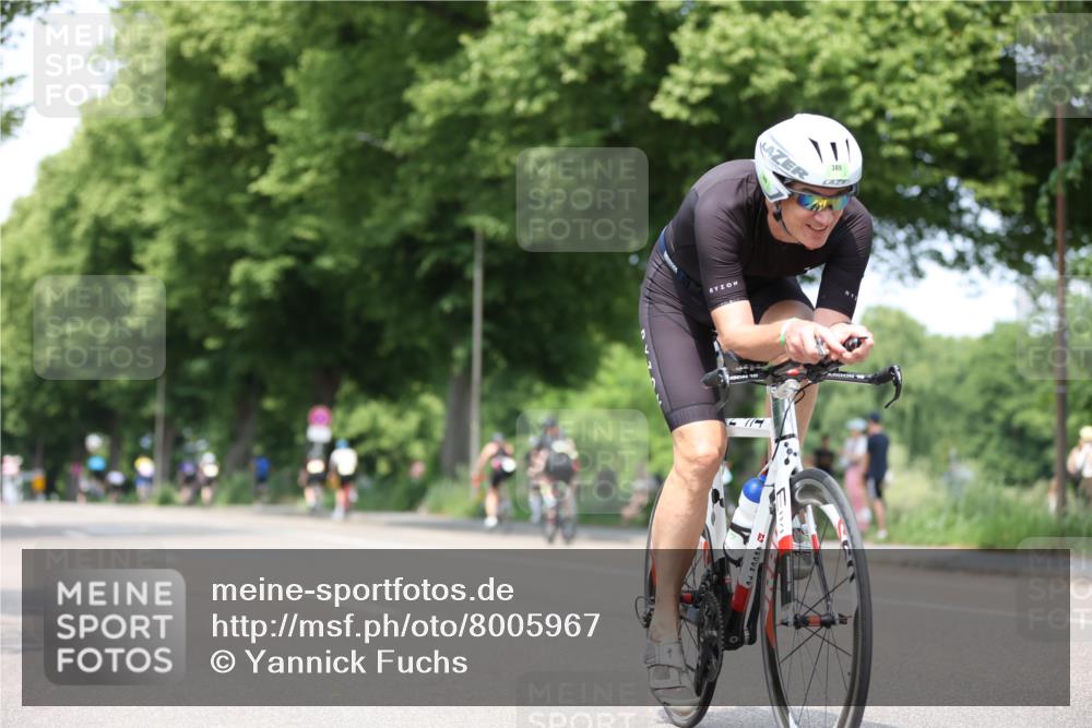 15.06.2025 - 7 Türme Triathlon Yannick Fuchs http://msf.ph/oto/8005967 15.06.2025 13:18:56 Radfahren 197, 389, 718, 725, 811, 820, 867, 1115 meine-sportfotos.de