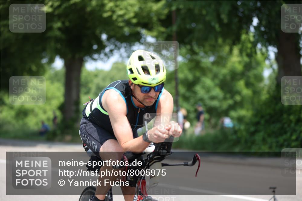 15.06.2025 - 7 Türme Triathlon Yannick Fuchs http://msf.ph/oto/8005975 15.06.2025 12:38:26 Radfahren 295, 532 meine-sportfotos.de