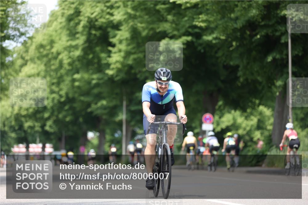 15.06.2025 - 7 Türme Triathlon Yannick Fuchs http://msf.ph/oto/8006007 15.06.2025 13:19:02 Radfahren 197, 725, 820, 867, 962, 1086 meine-sportfotos.de