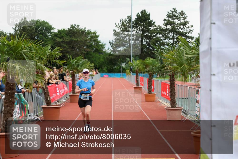15.06.2025 - 7 Türme Triathlon Michael Strokosch http://msf.ph/oto/8006035 15.06.2025 14:46:44 Ziel 590 meine-sportfotos.de