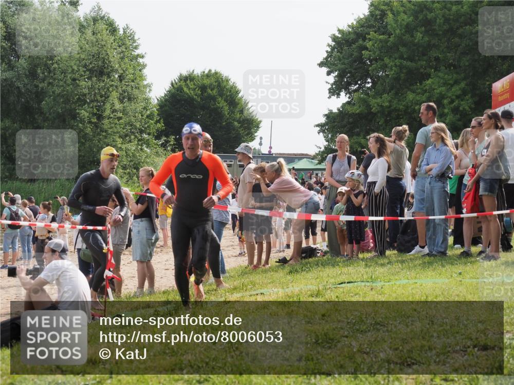 15.06.2025 - 27. Vierlanden-Triathlon KatJ http://msf.ph/oto/8006053 15.06.2025 10:05:16 Schwimmen 364, 382, 384, 412, 422 meine-sportfotos.de