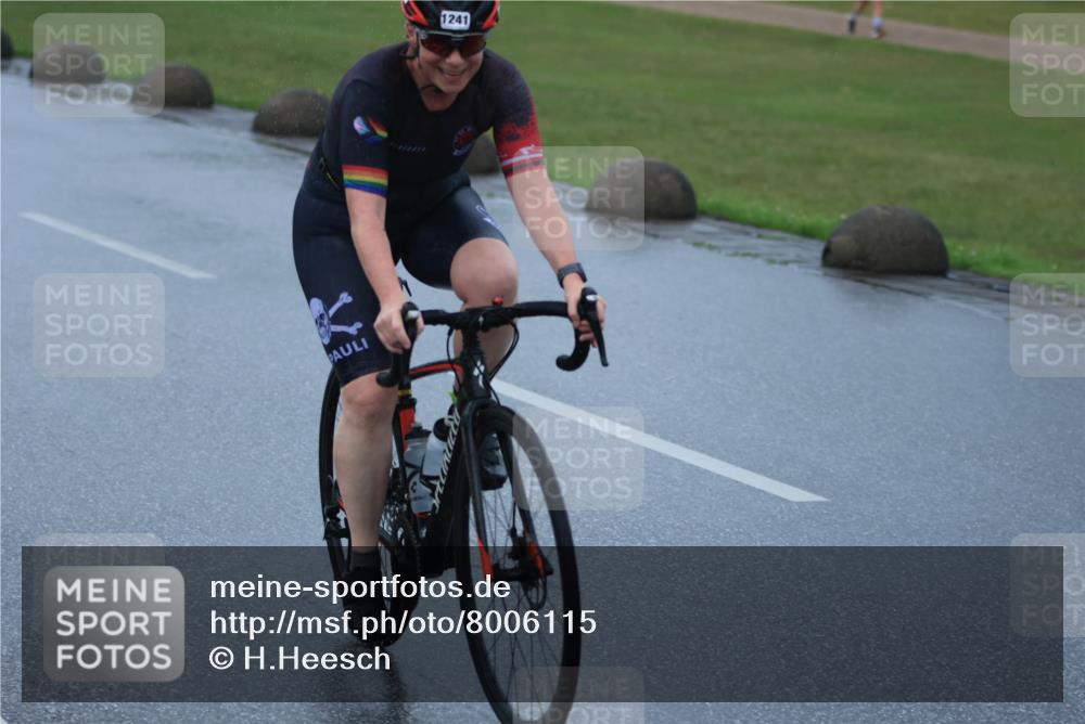 21.06.2025 - 27. Vierlanden-Triathlon H.Heesch http://msf.ph/oto/8006115 15.06.2025 14:06:12 Radfahren 1241 meine-sportfotos.de