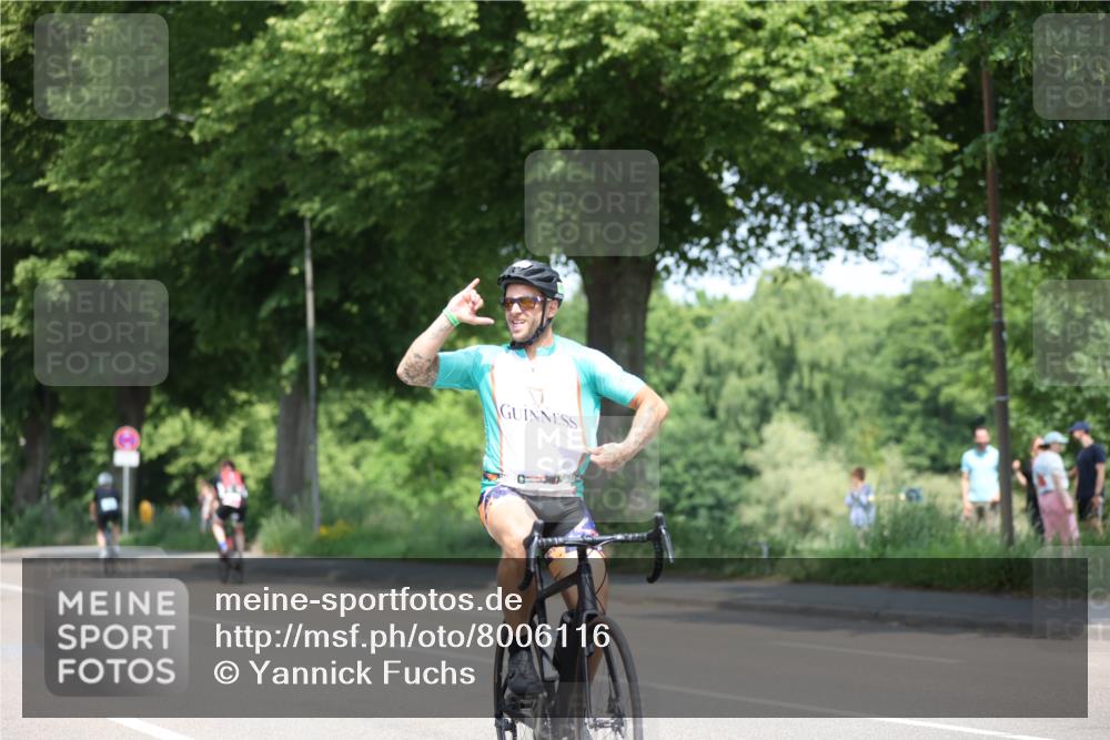 15.06.2025 - 7 Türme Triathlon Yannick Fuchs http://msf.ph/oto/8006116 15.06.2025 12:38:41 Radfahren 555, 593 meine-sportfotos.de