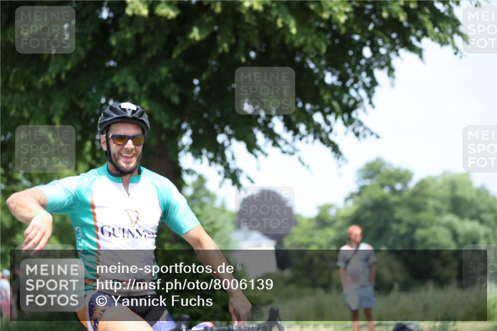 15.06.2025 - 7 Türme Triathlon Yannick Fuchs http://msf.ph/oto/8006139 15.06.2025 12:38:42 Radfahren 555, 593 meine-sportfotos.de
