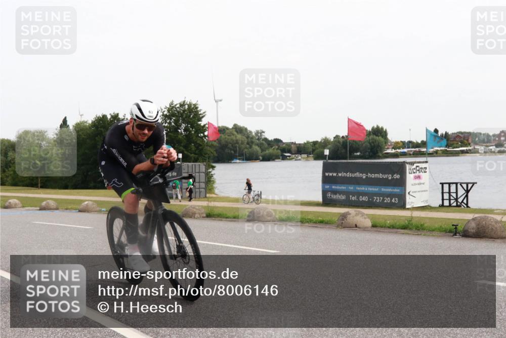 15.06.2025 - 27. Vierlanden-Triathlon H.Heesch http://msf.ph/oto/8006146 15.06.2025 10:37:27 Radfahren 63 meine-sportfotos.de