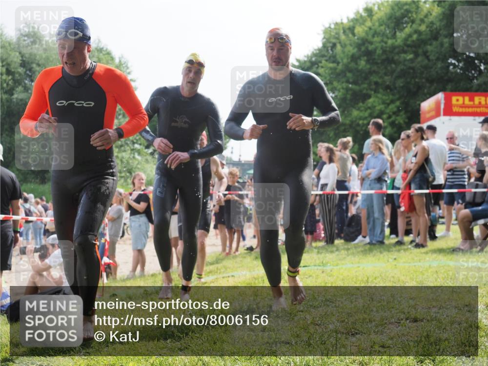 15.06.2025 - 27. Vierlanden-Triathlon KatJ http://msf.ph/oto/8006156 15.06.2025 10:05:19 Schwimmen 364, 382, 384, 393, 402, 422 meine-sportfotos.de