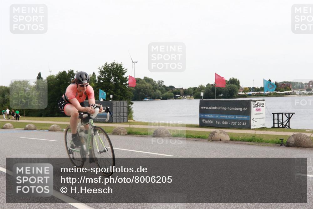 15.06.2025 - 27. Vierlanden-Triathlon H.Heesch http://msf.ph/oto/8006205 15.06.2025 10:37:47 Radfahren 191, 224 meine-sportfotos.de