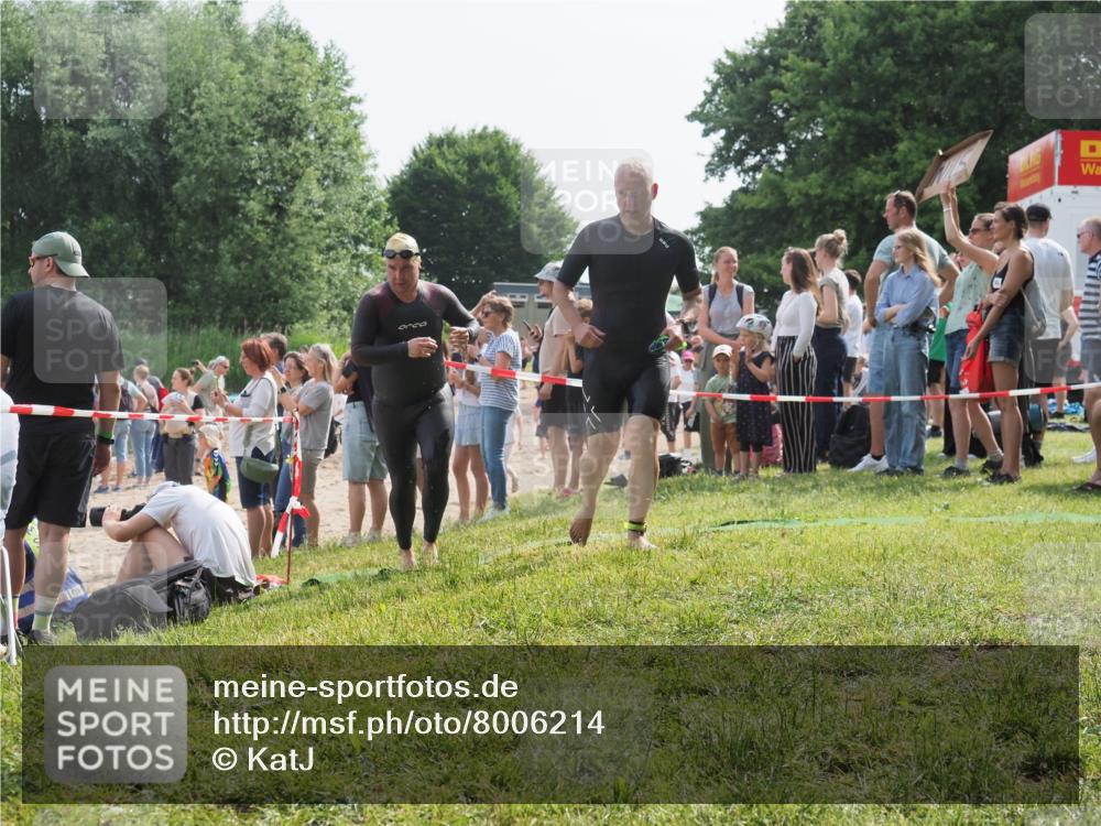15.06.2025 - 27. Vierlanden-Triathlon KatJ http://msf.ph/oto/8006214 15.06.2025 10:05:25 Schwimmen 364, 382, 384, 393, 402, 409, 456 meine-sportfotos.de
