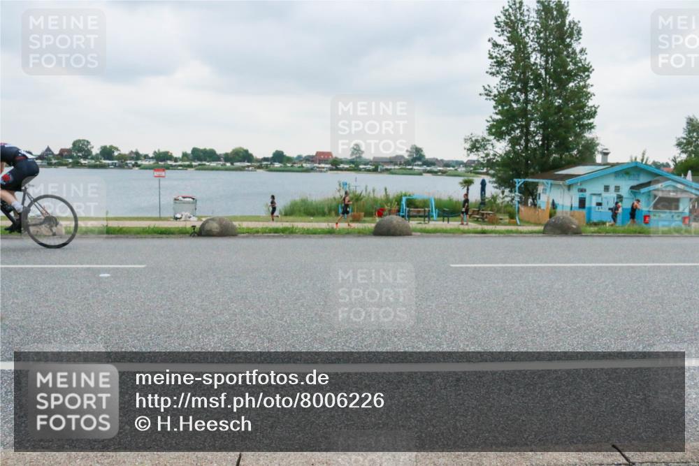 21.06.2025 - 27. Vierlanden-Triathlon H.Heesch http://msf.ph/oto/8006226 15.06.2025 13:11:27 Radfahren 1170 meine-sportfotos.de