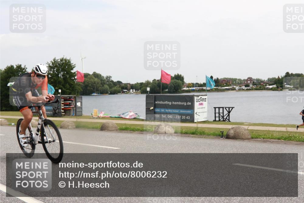 21.06.2025 - 27. Vierlanden-Triathlon H.Heesch http://msf.ph/oto/8006232 15.06.2025 11:57:32 Radfahren 673, 693, 964 meine-sportfotos.de