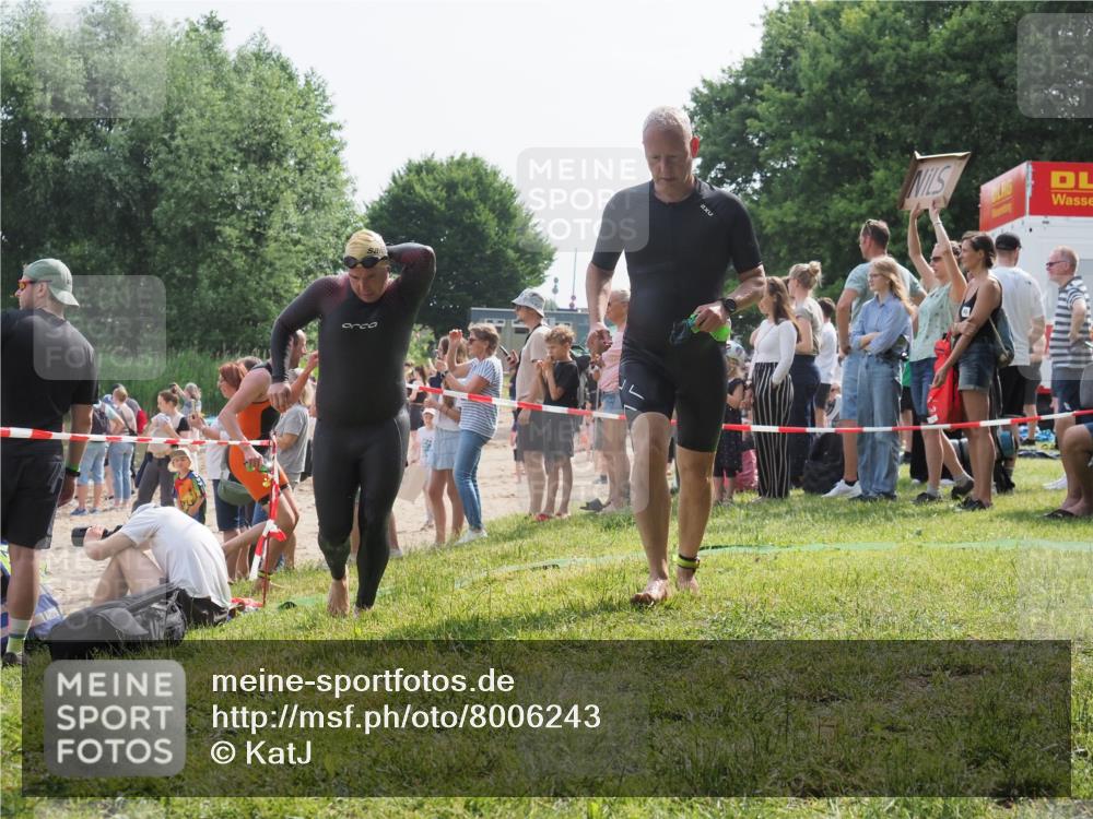 15.06.2025 - 27. Vierlanden-Triathlon KatJ http://msf.ph/oto/8006243 15.06.2025 10:05:25 Schwimmen 364, 382, 384, 393, 402, 409, 456 meine-sportfotos.de