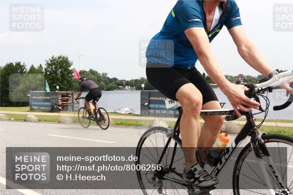 21.06.2025 - 27. Vierlanden-Triathlon H.Heesch http://msf.ph/oto/8006256 15.06.2025 11:57:40 Radfahren 655, 792, 798, 858, 958 meine-sportfotos.de