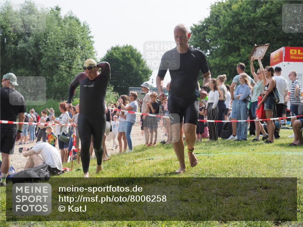 15.06.2025 - 27. Vierlanden-Triathlon KatJ http://msf.ph/oto/8006258 15.06.2025 10:05:26 Schwimmen 364, 382, 384, 393, 402, 409, 456 meine-sportfotos.de
